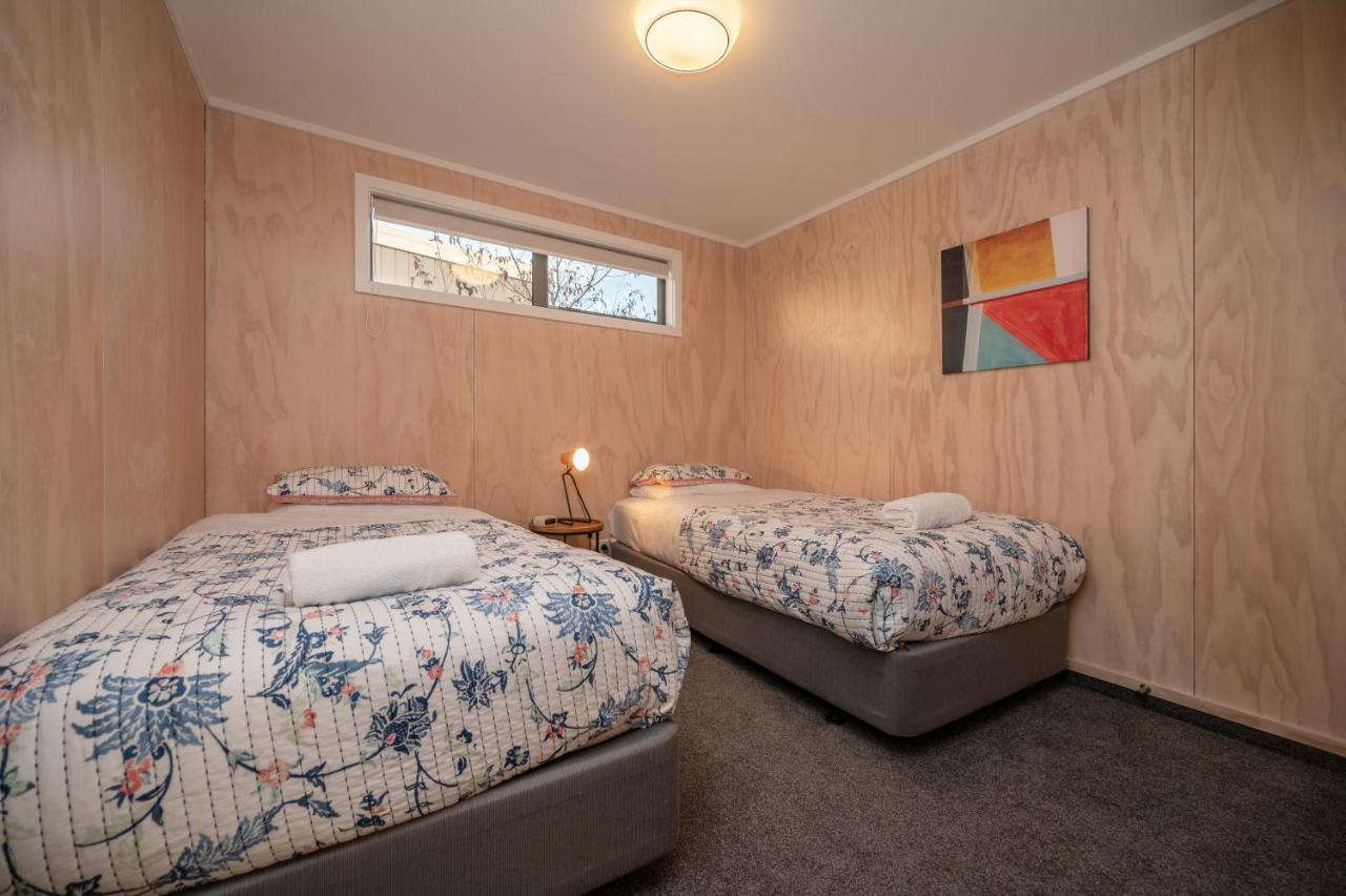 Starlight Townhouse Villa Twizel Bagian luar foto